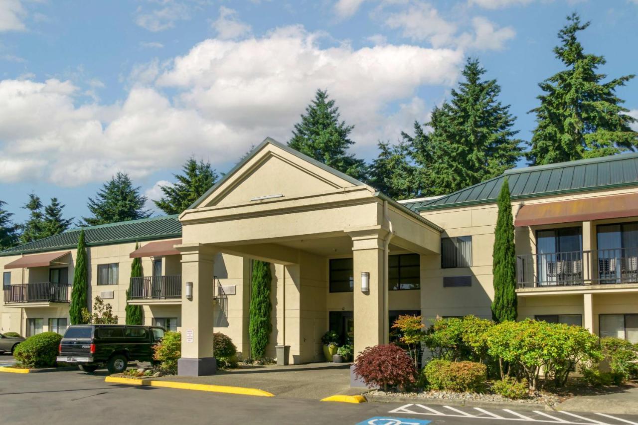 Best Western Plus Plaza By The Green Kent Exterior photo